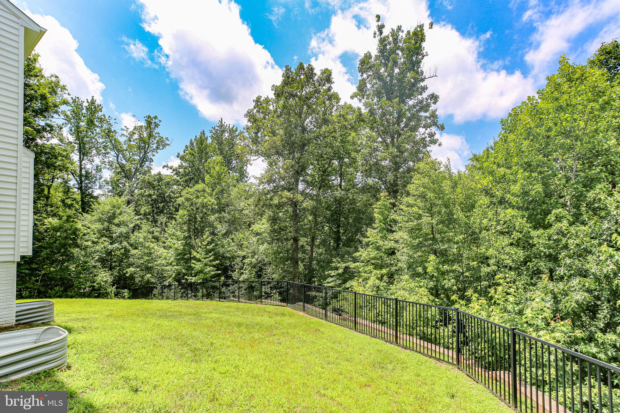 225 Perth Dr