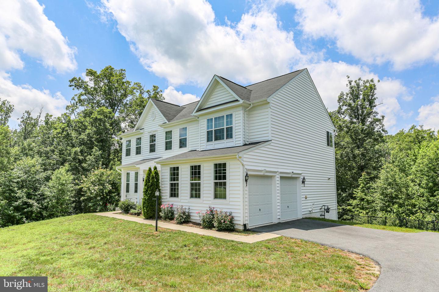 225 Perth Dr