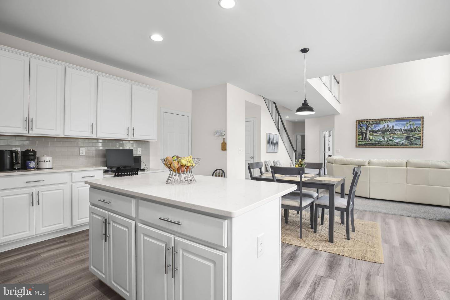 225 Perth Dr
