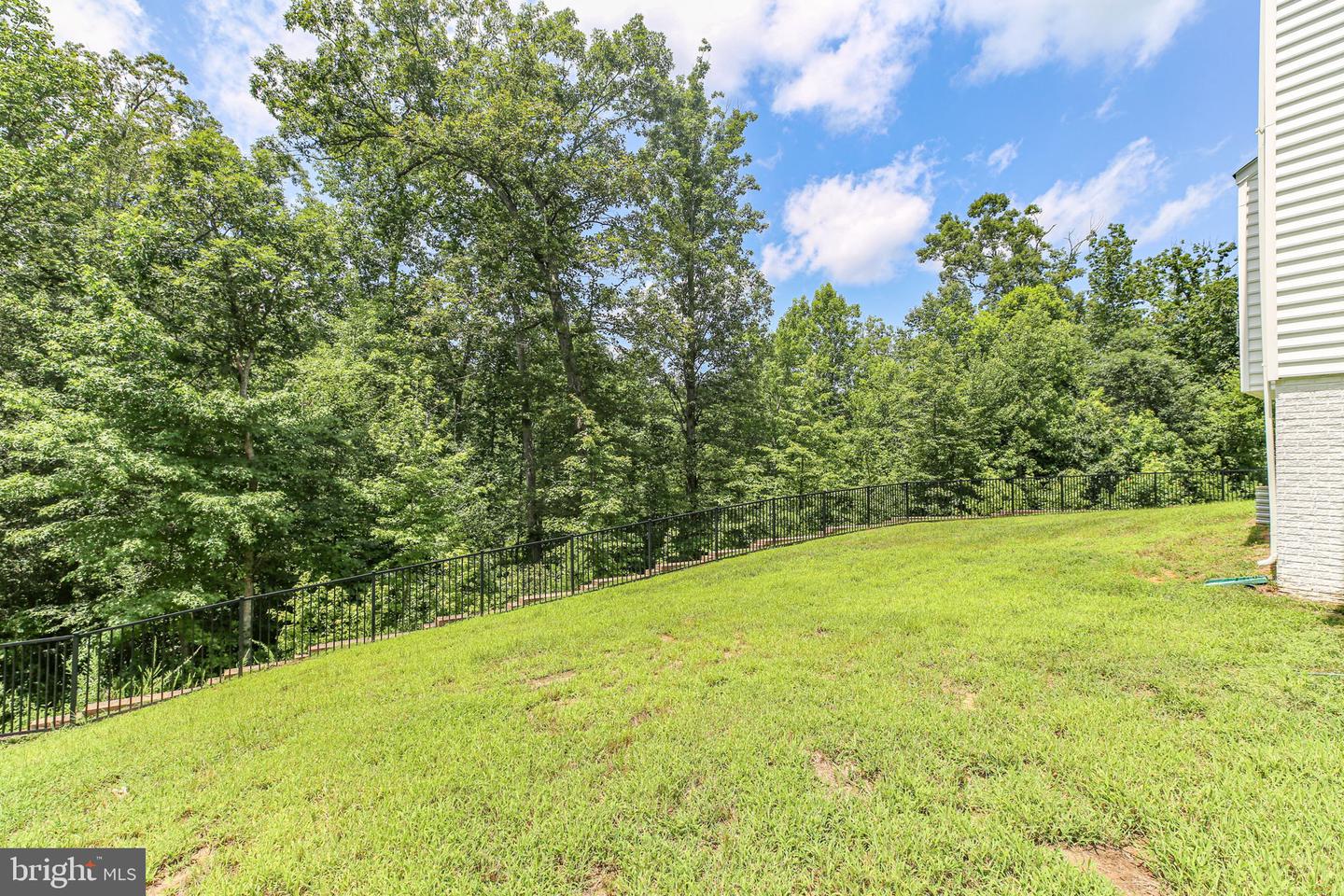 225 Perth Dr