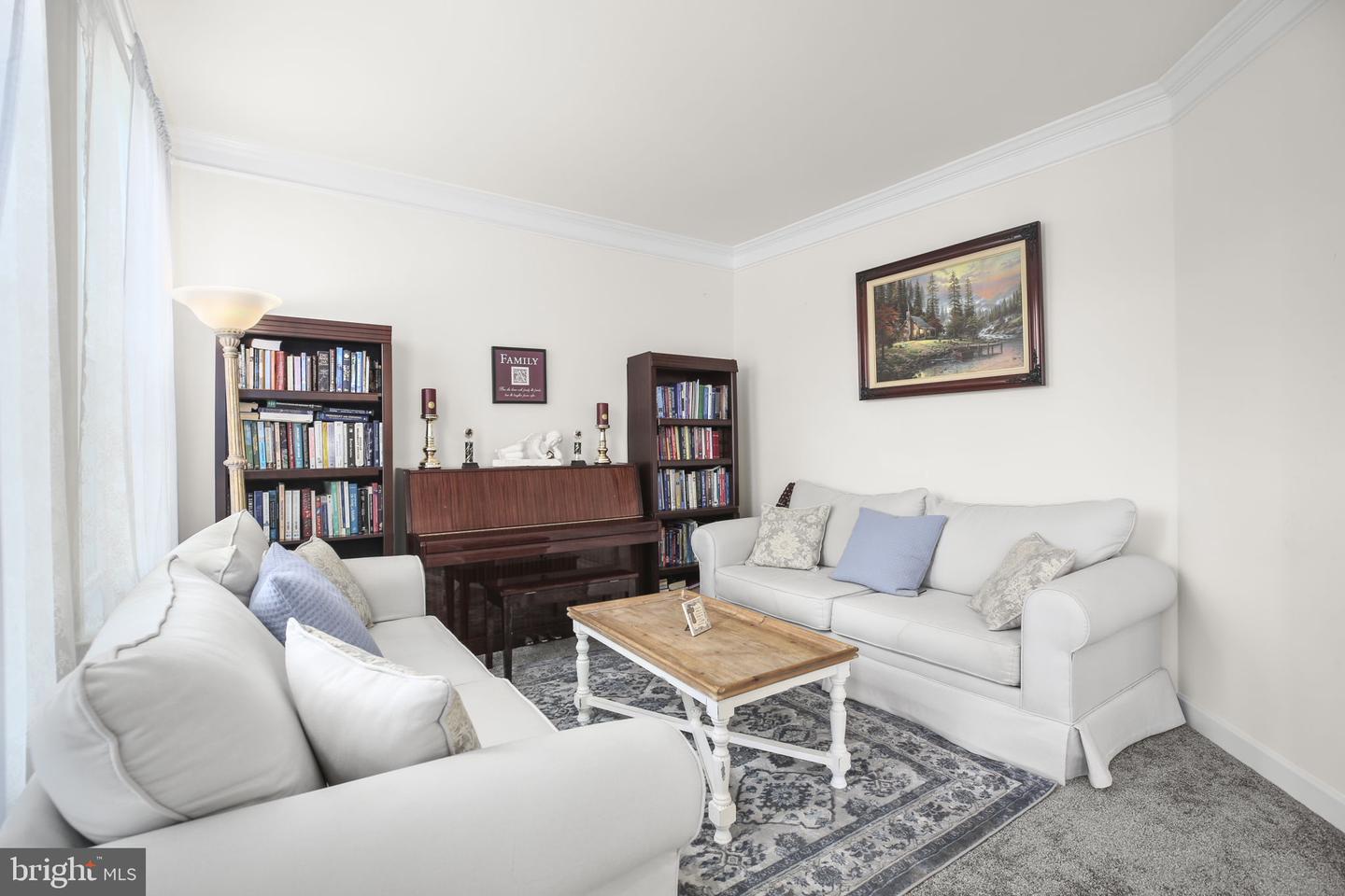 225 Perth Dr