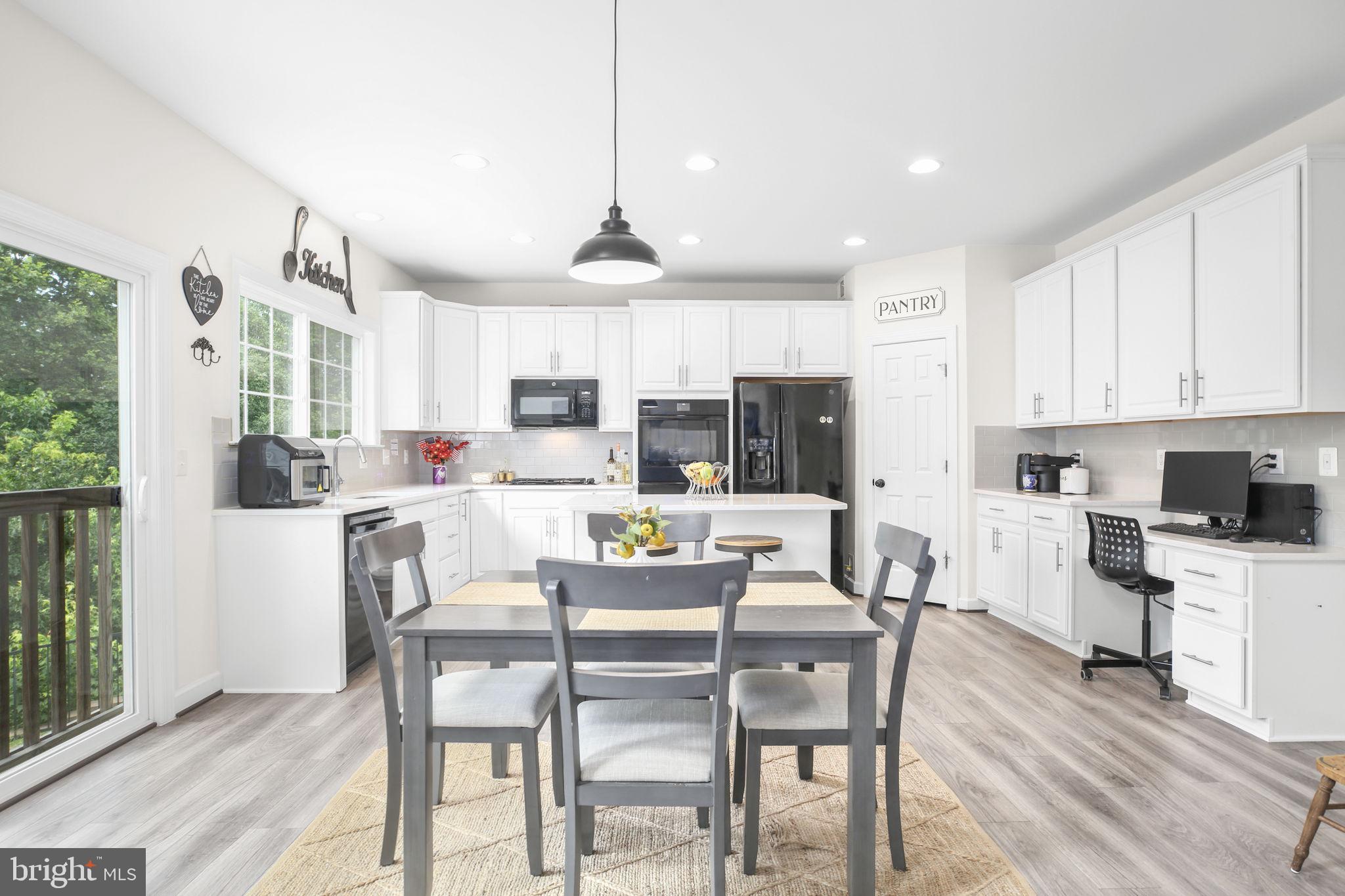 225 Perth Dr