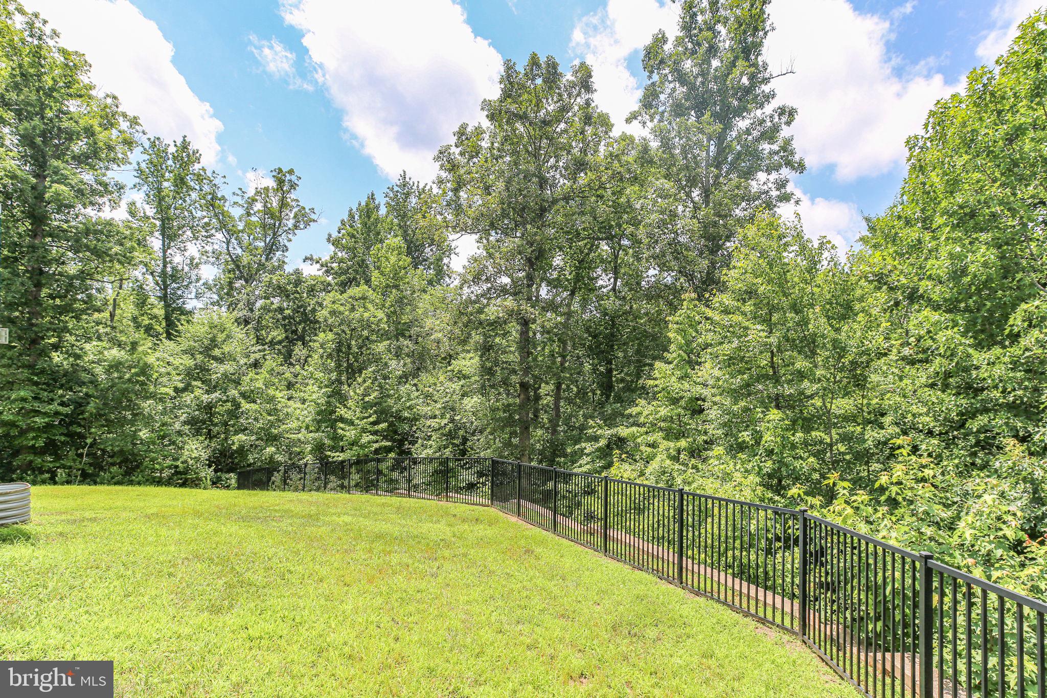 225 Perth Dr