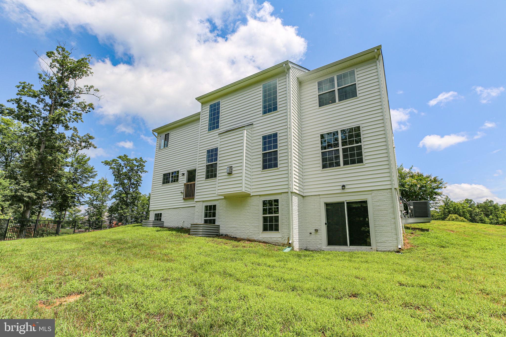 225 Perth Dr