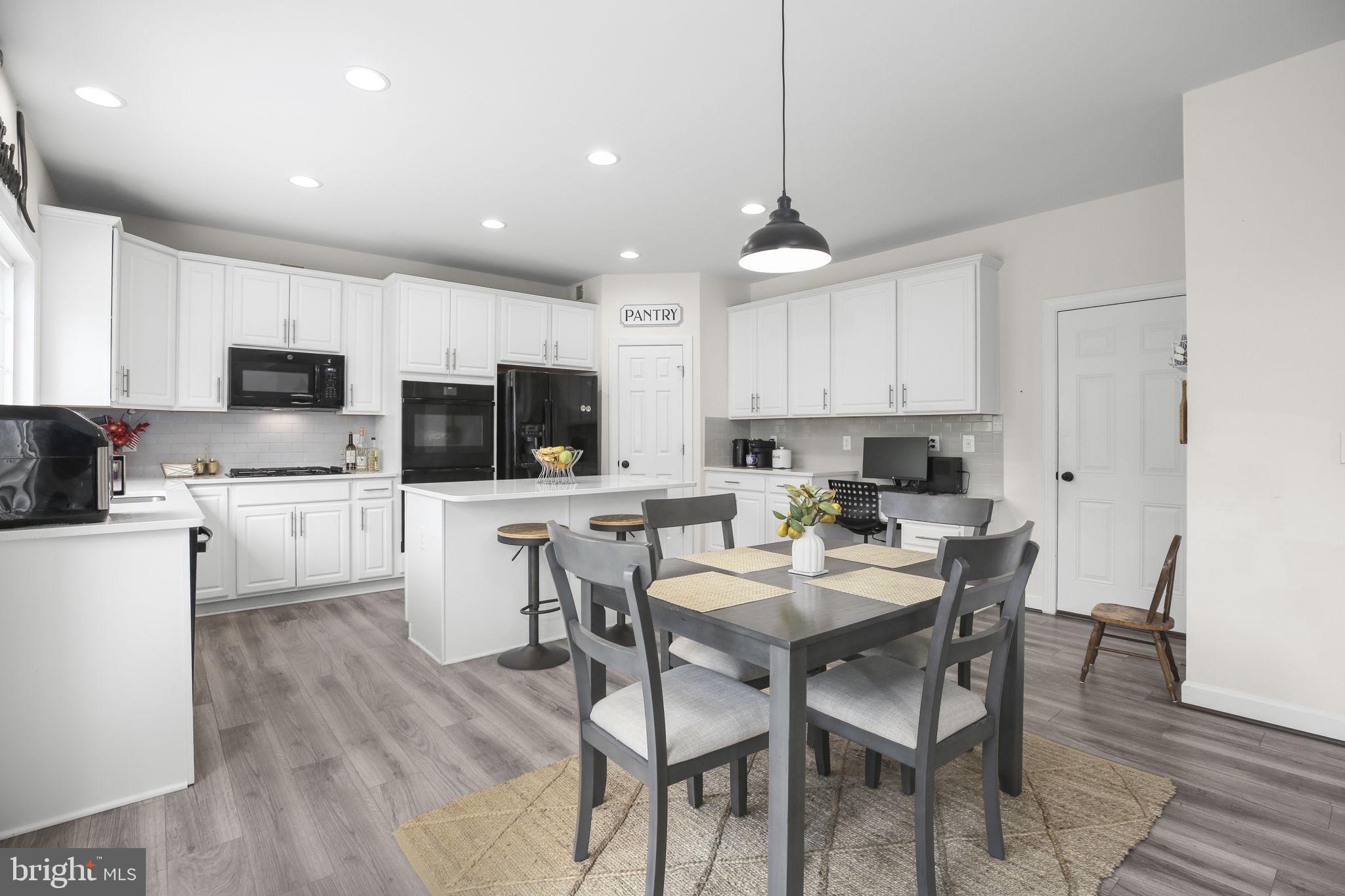 225 Perth Dr
