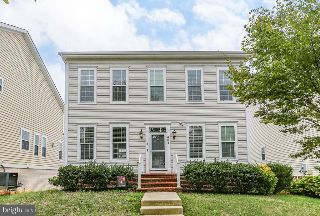 407 APRICOT STREET
