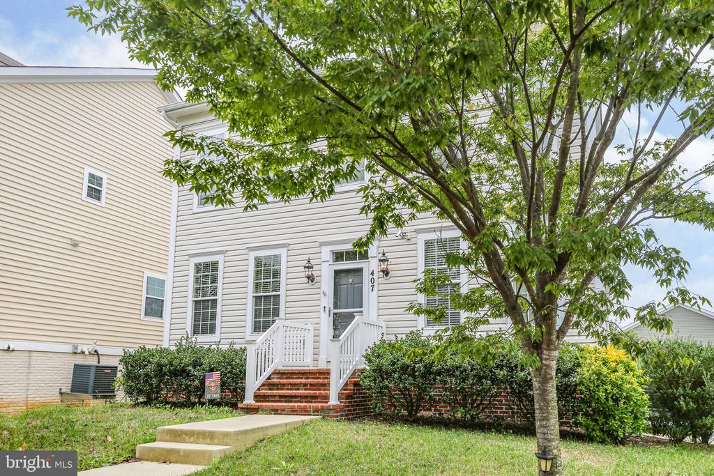 407 APRICOT STREET