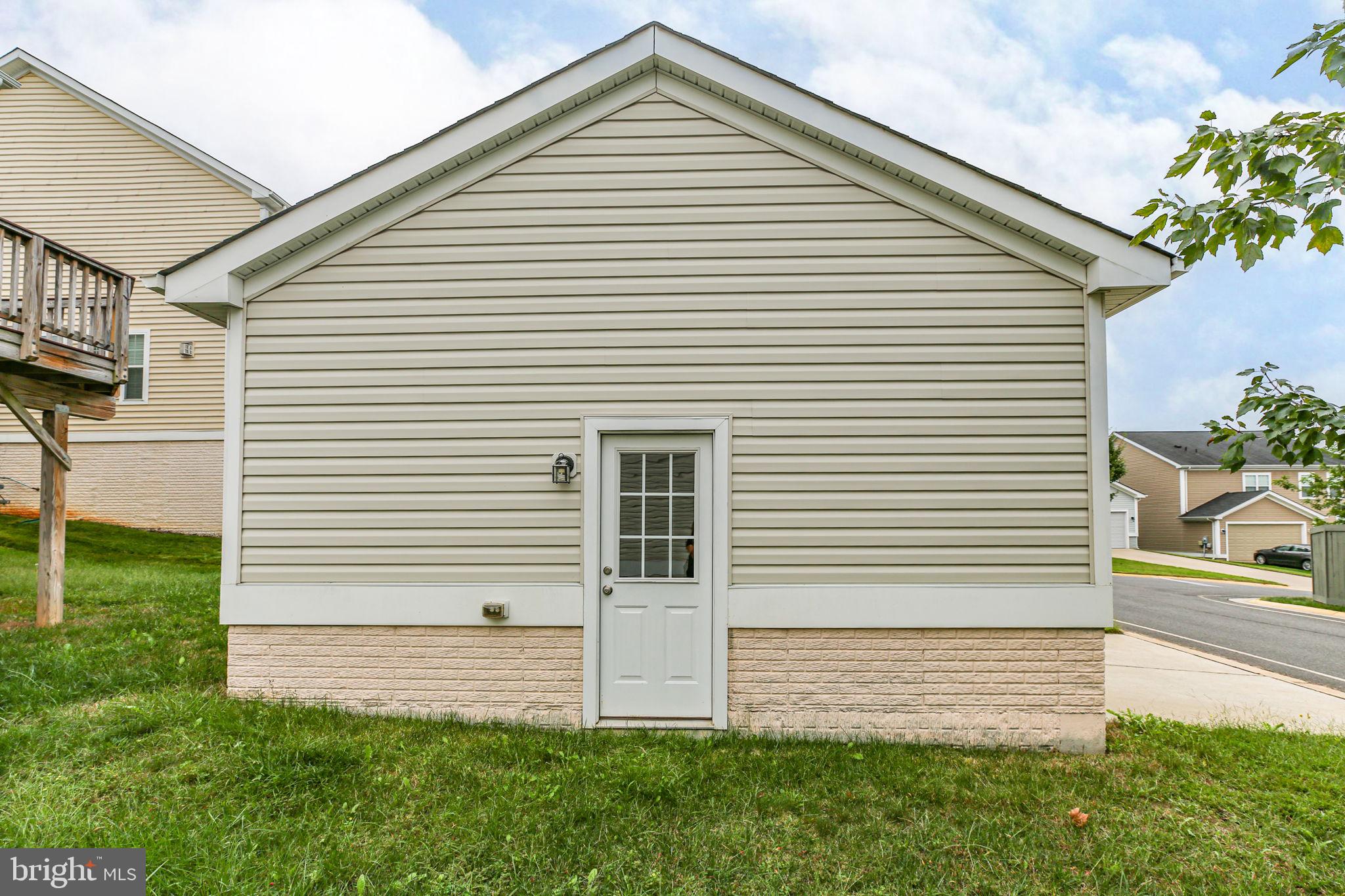407 APRICOT STREET