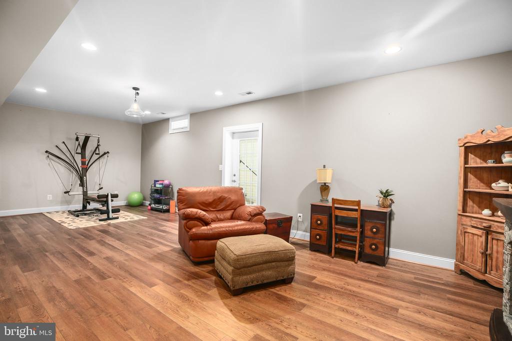 12 GARNET WAY