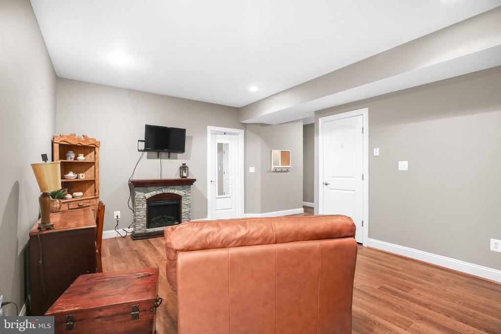 12 GARNET WAY