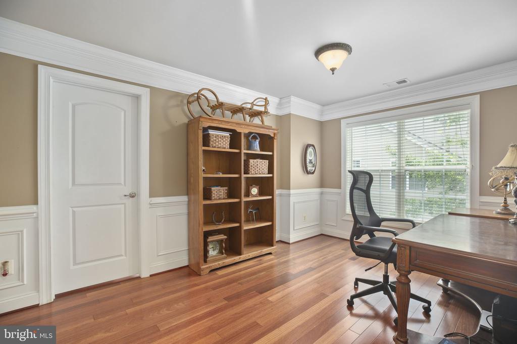 12 GARNET WAY
