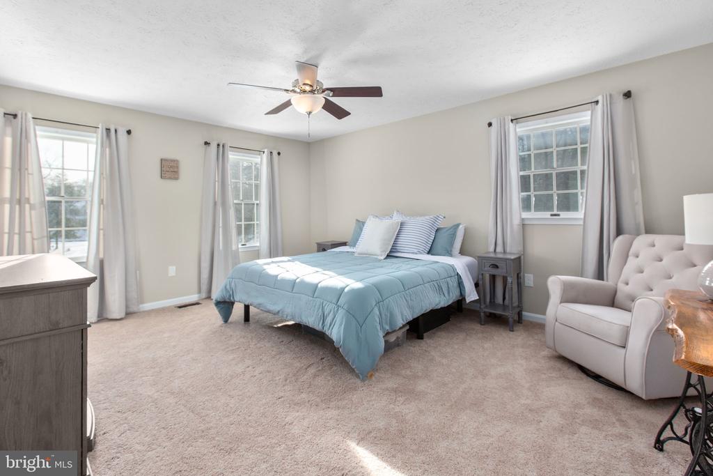 5 CAMELOT COURT