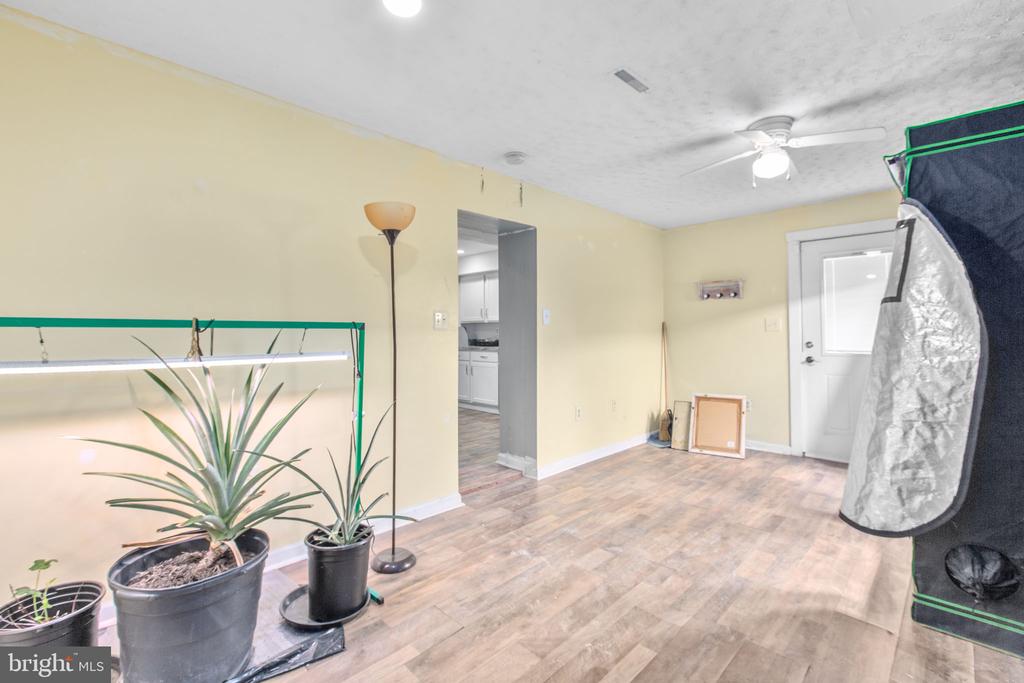 80 FERRY ROAD