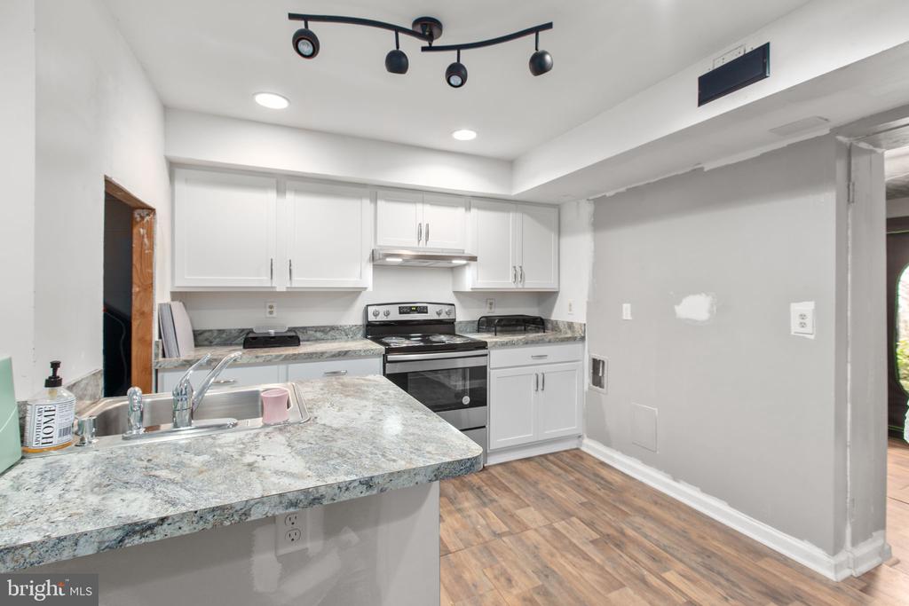 80 FERRY ROAD