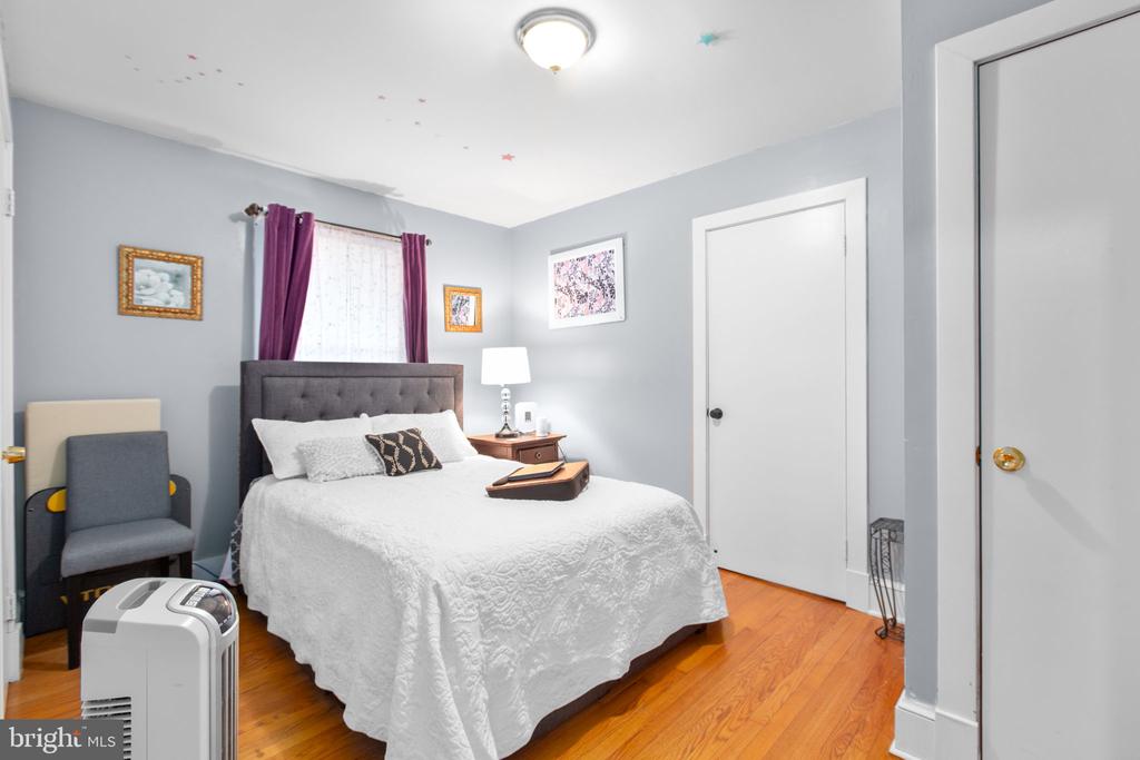 80 FERRY ROAD