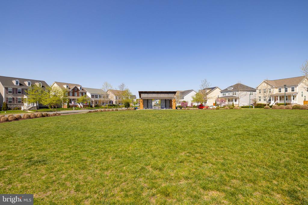 225 SMOKEBUSH DRIVE
