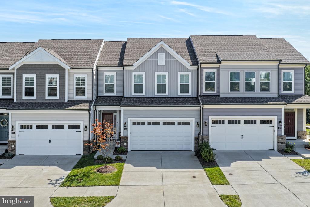 225 SMOKEBUSH DRIVE