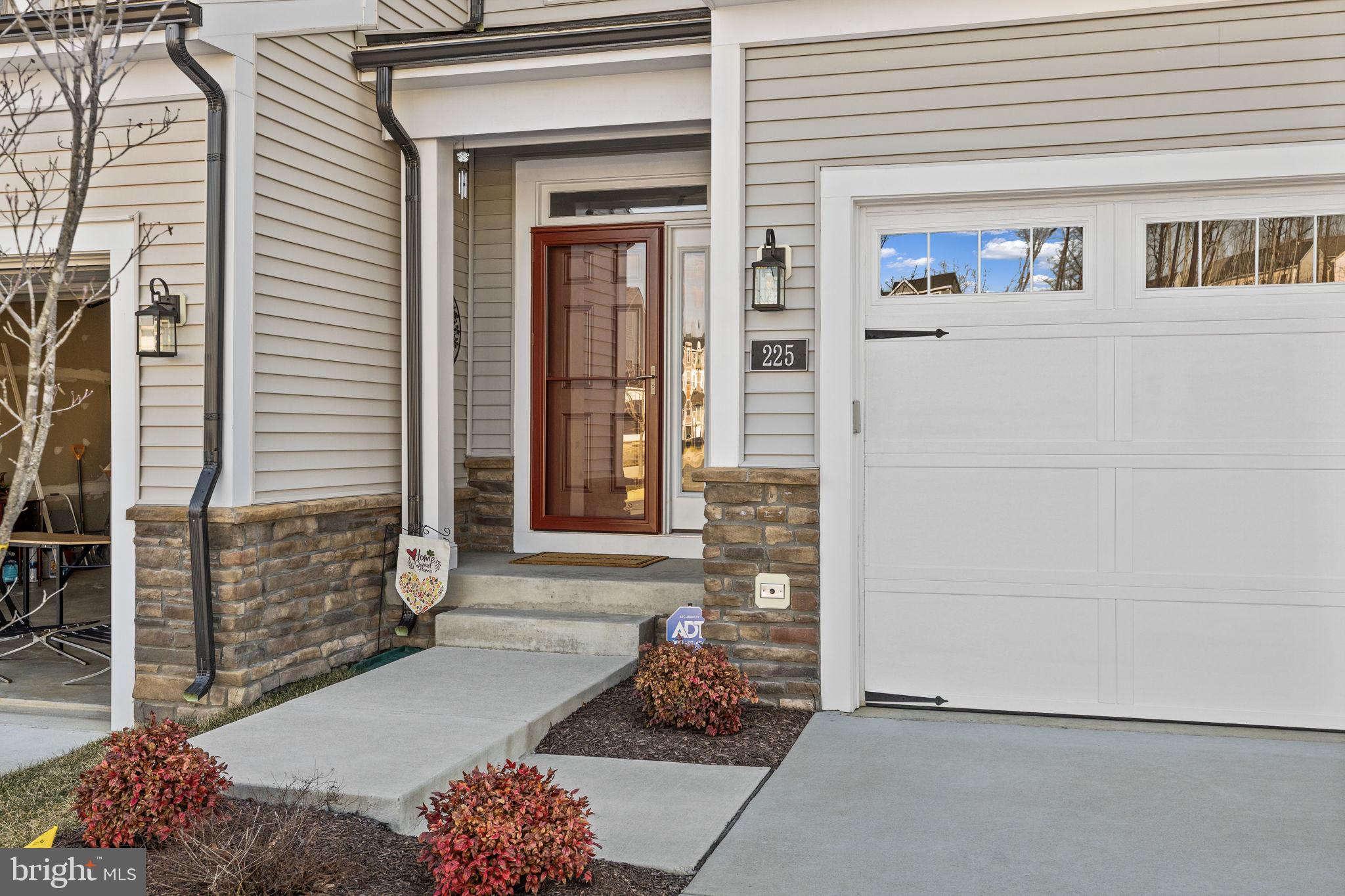 225 SMOKEBUSH DRIVE
