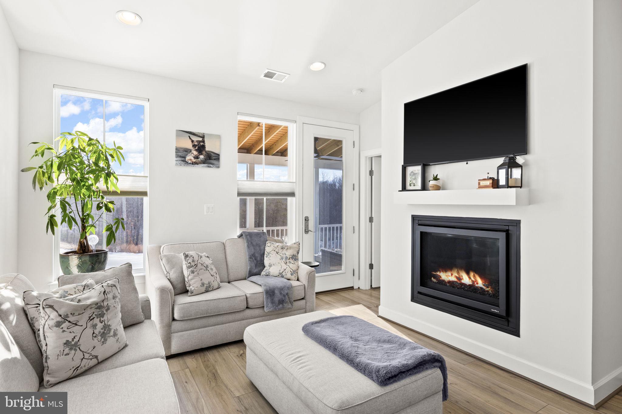 225 SMOKEBUSH DRIVE