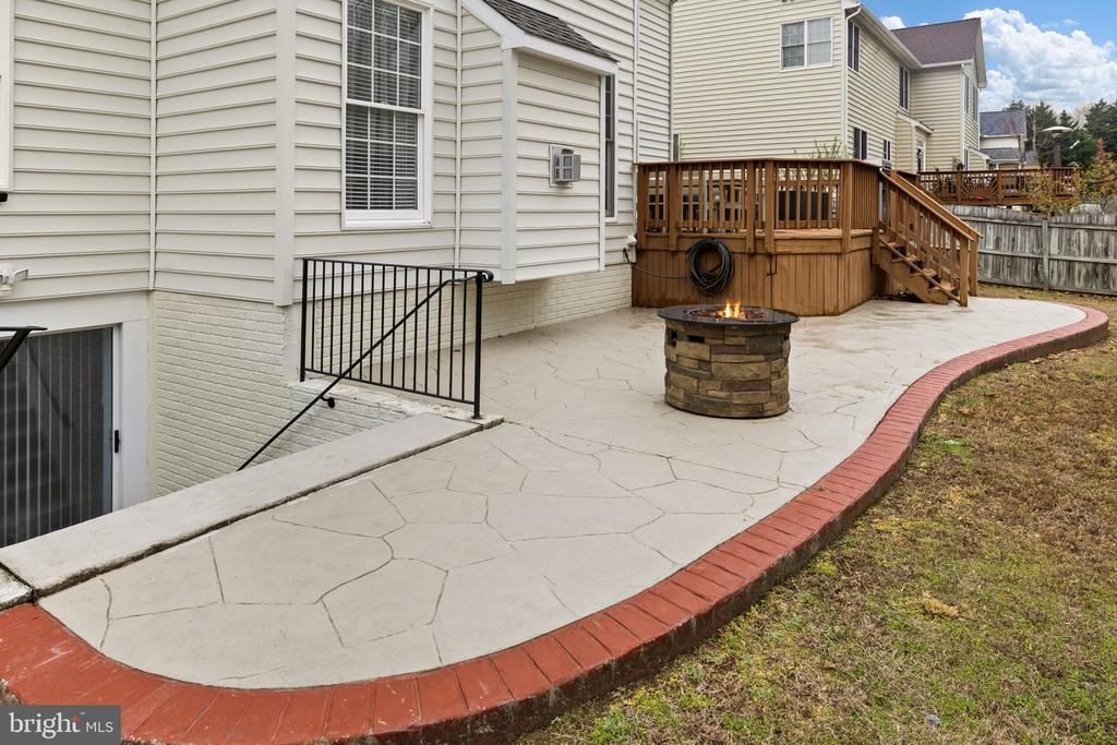 48 BOULDER DRIVE