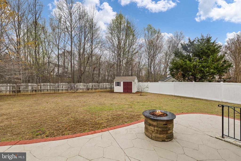 48 BOULDER DRIVE