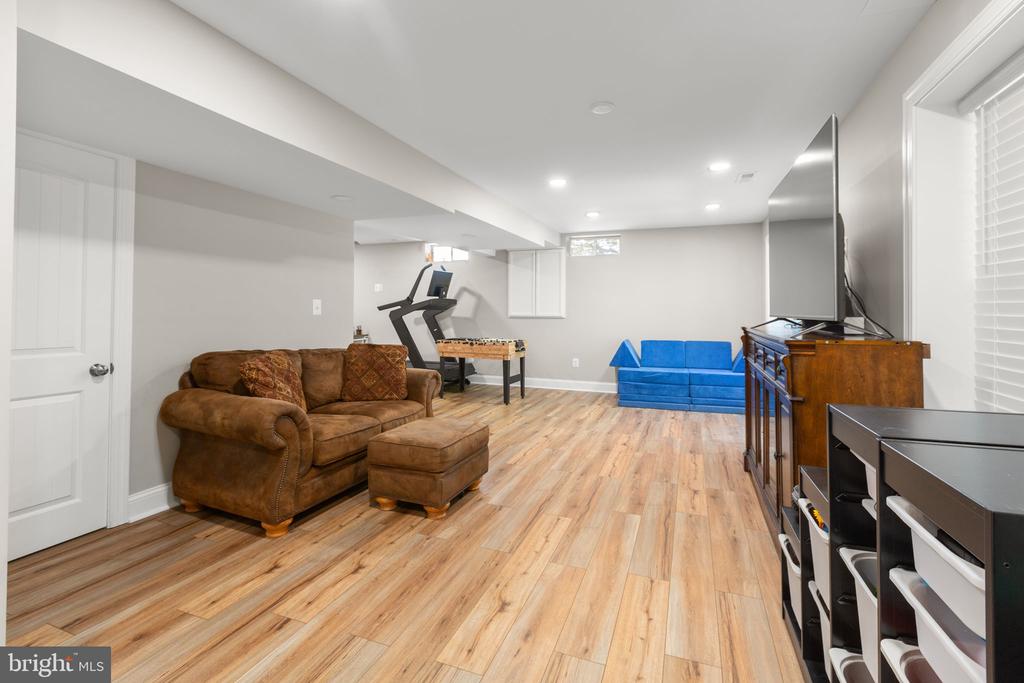 3 YORK COURT