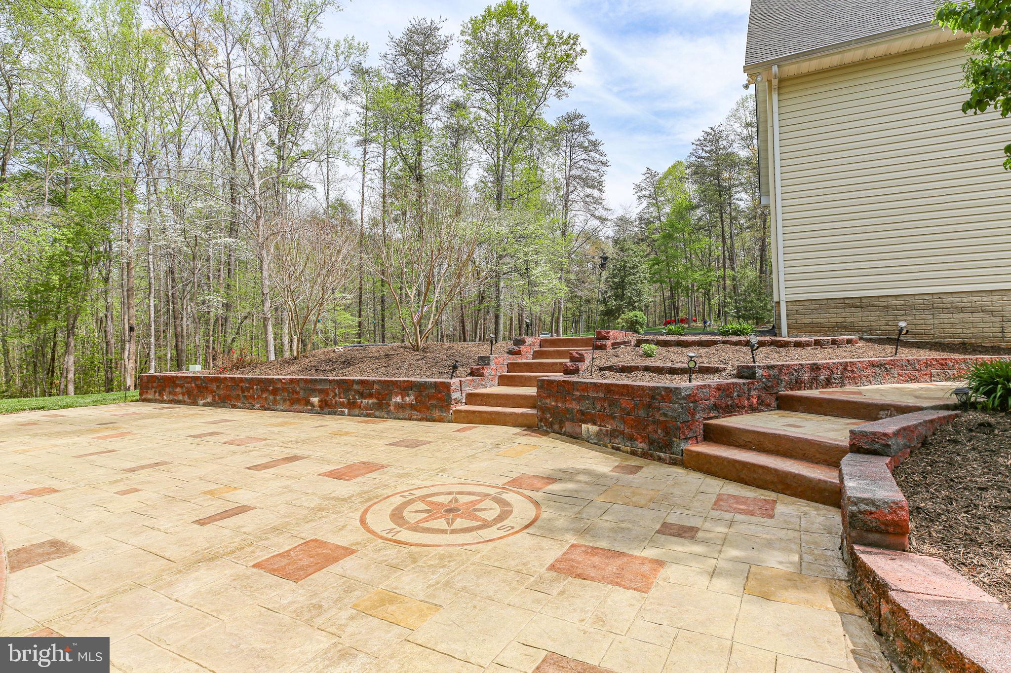 839 QUEEN ANNE DRIVE