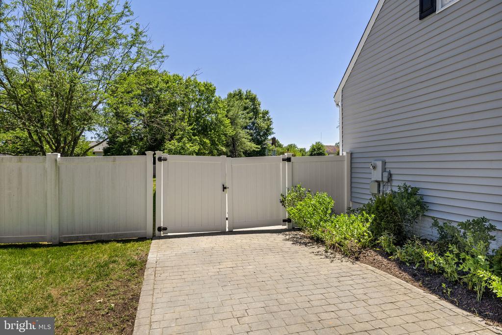 14 STEEPLECHASE ROAD