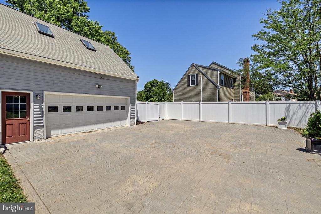 14 STEEPLECHASE ROAD