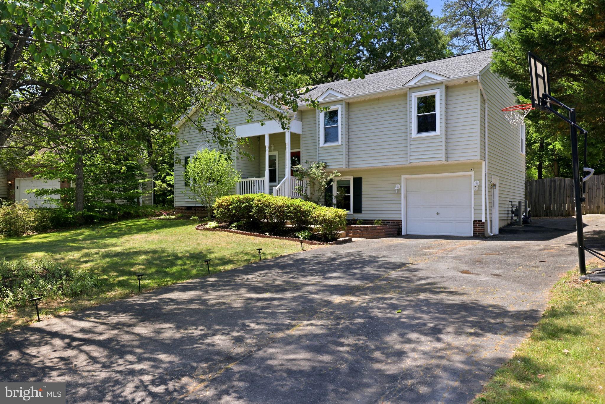 12 ARGYLE HILLS DRIVE
