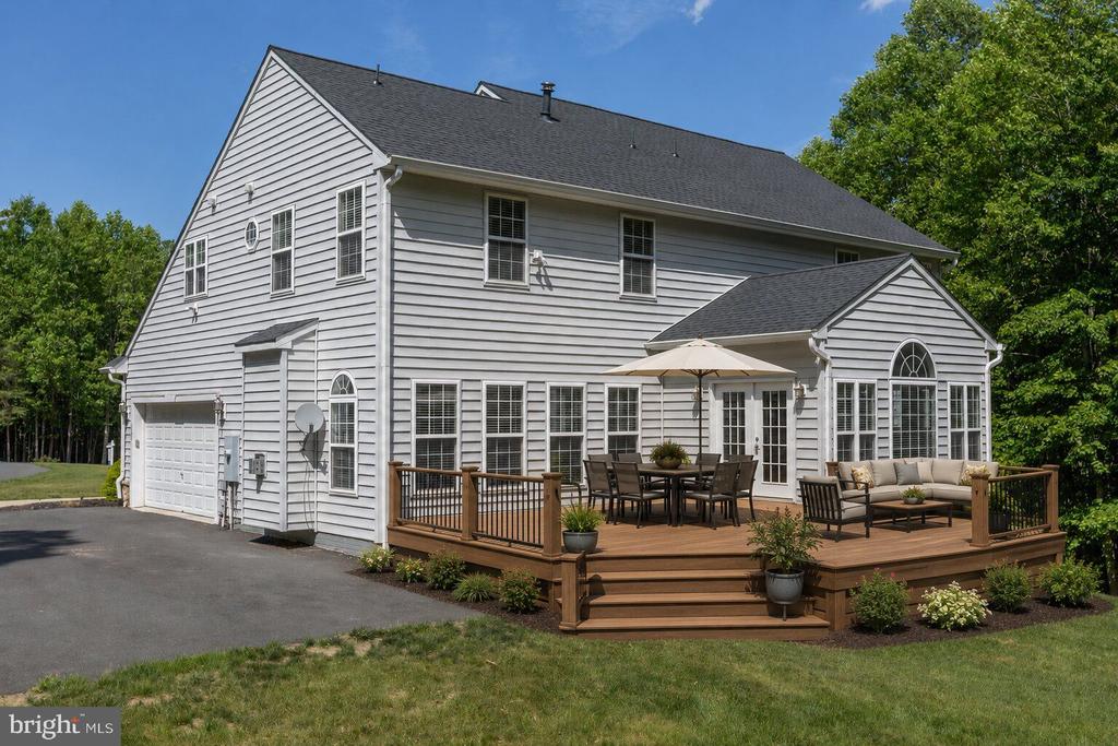 425 GENTLE BREEZE CIRCLE