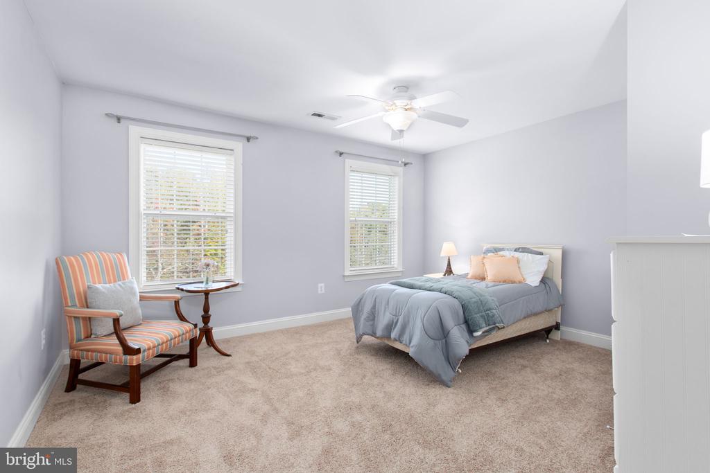 425 GENTLE BREEZE CIRCLE