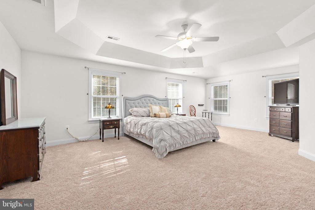 425 GENTLE BREEZE CIRCLE