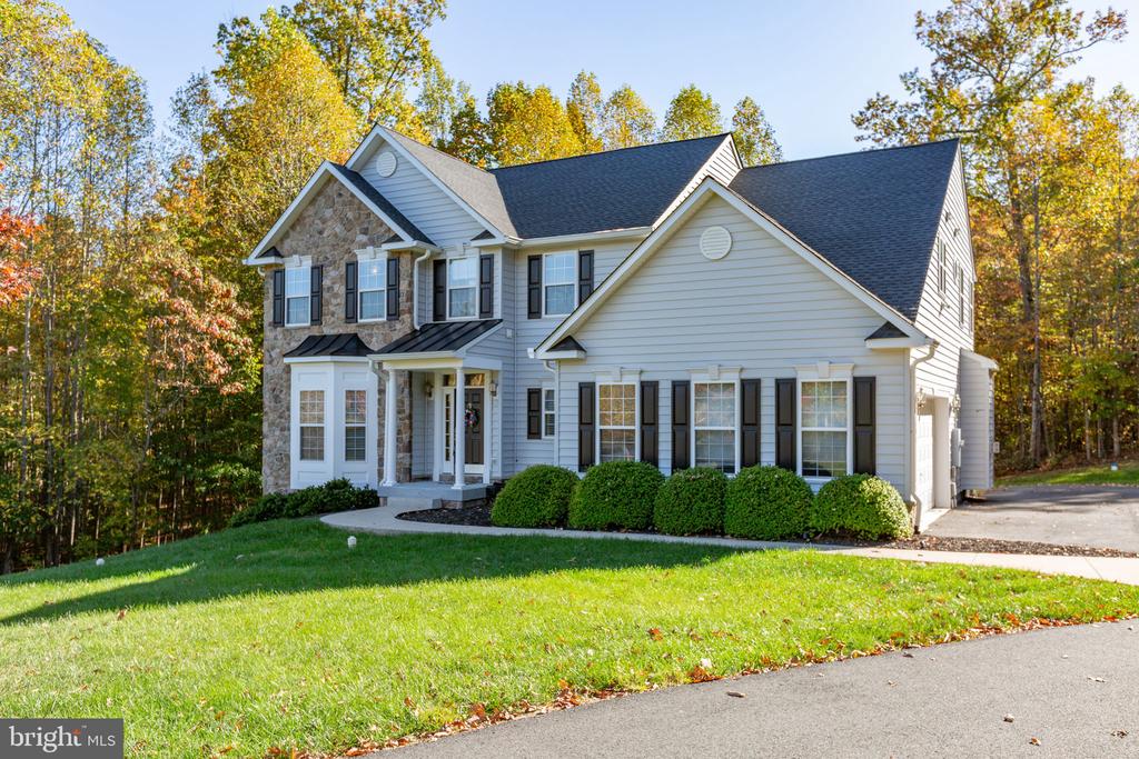 425 GENTLE BREEZE CIRCLE