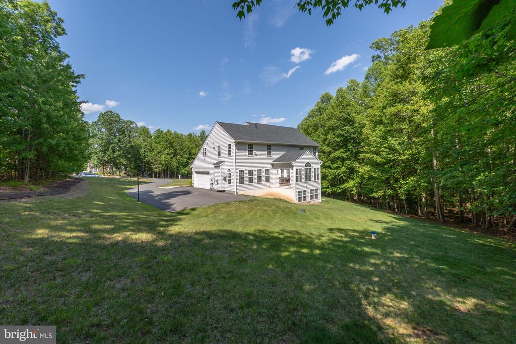 425 GENTLE BREEZE CIRCLE