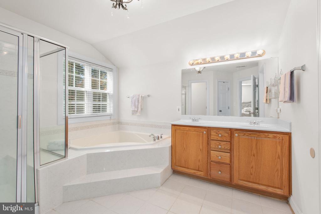 425 GENTLE BREEZE CIRCLE