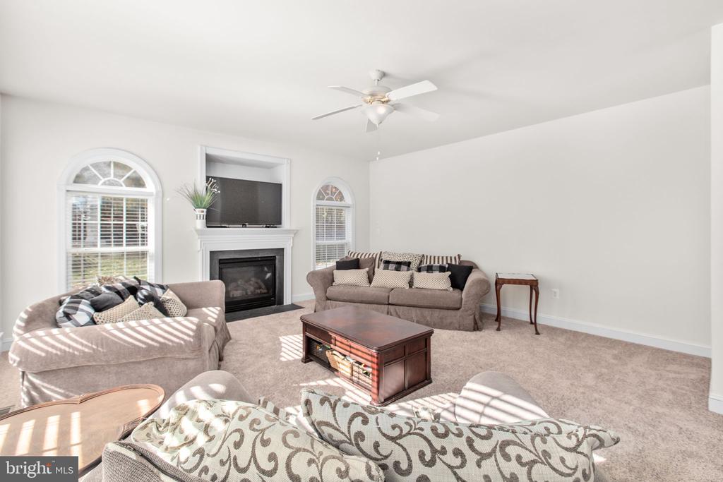 425 GENTLE BREEZE CIRCLE