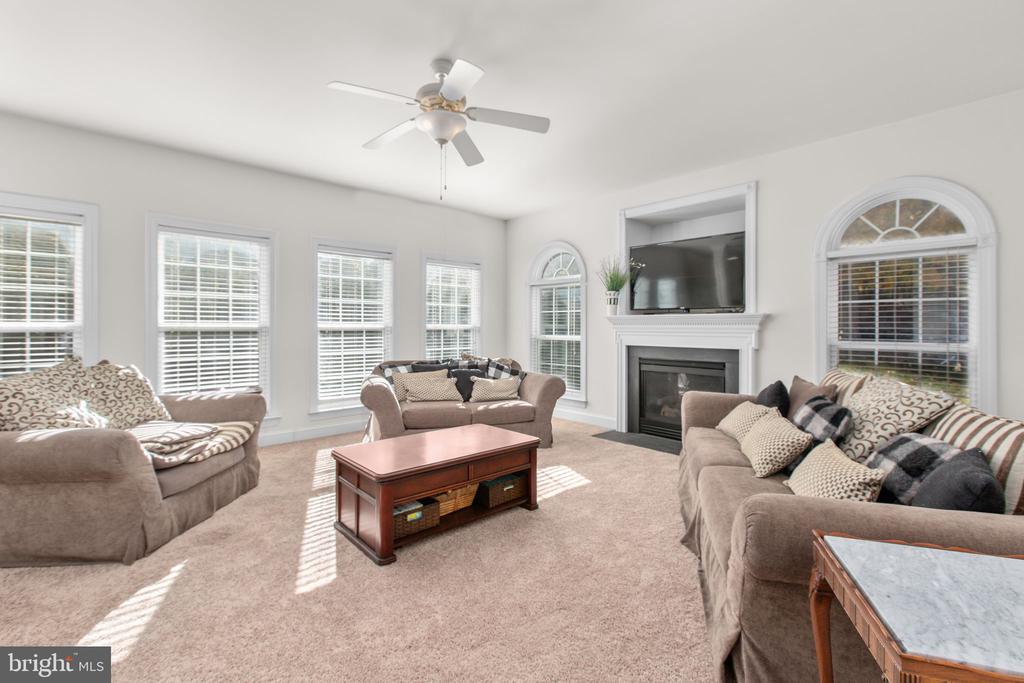425 GENTLE BREEZE CIRCLE