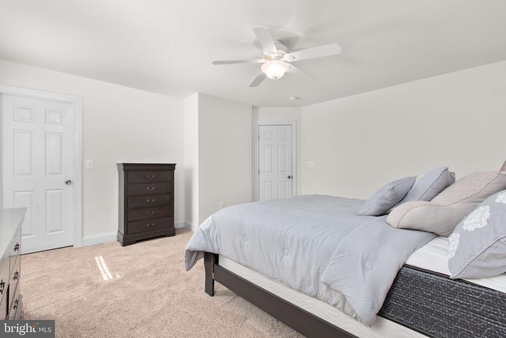 425 GENTLE BREEZE CIRCLE