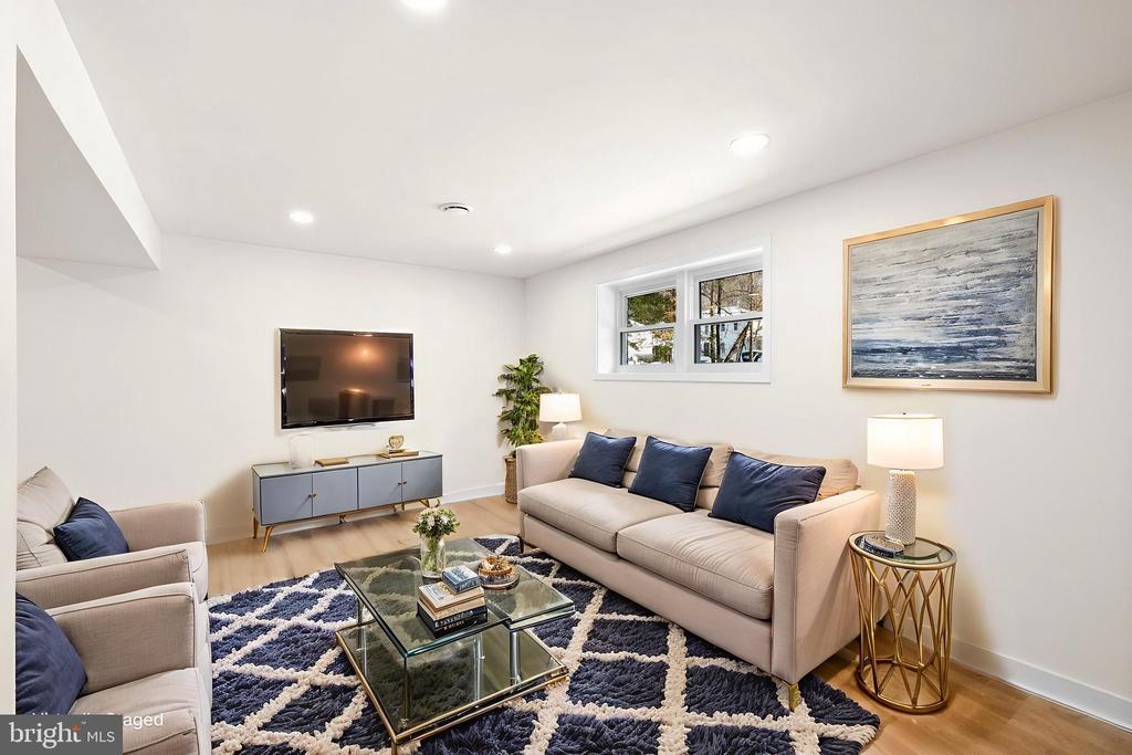 2221 HARPOON DRIVE