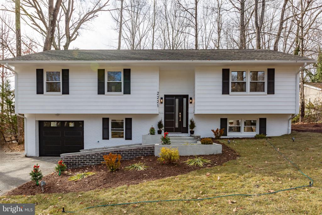 2221 HARPOON DRIVE
