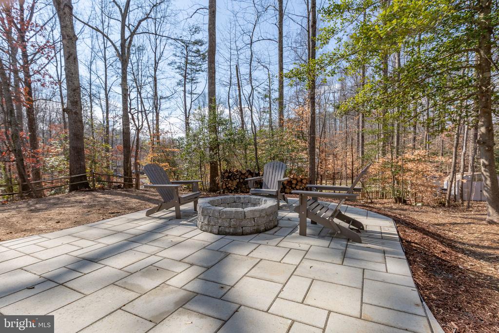 2221 HARPOON DRIVE