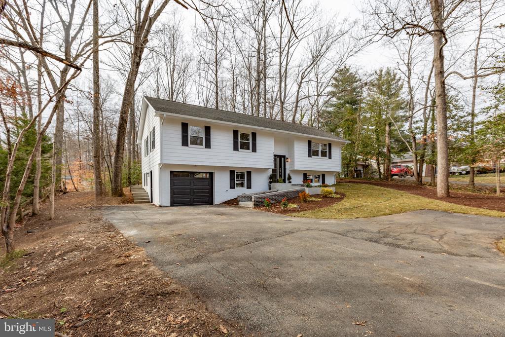 2221 HARPOON DRIVE