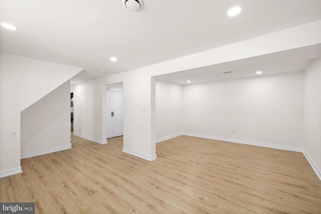 2221 HARPOON DRIVE