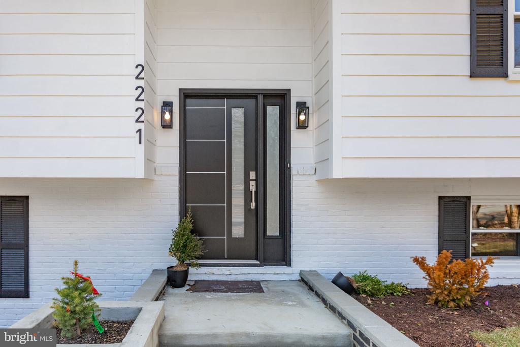 2221 HARPOON DRIVE