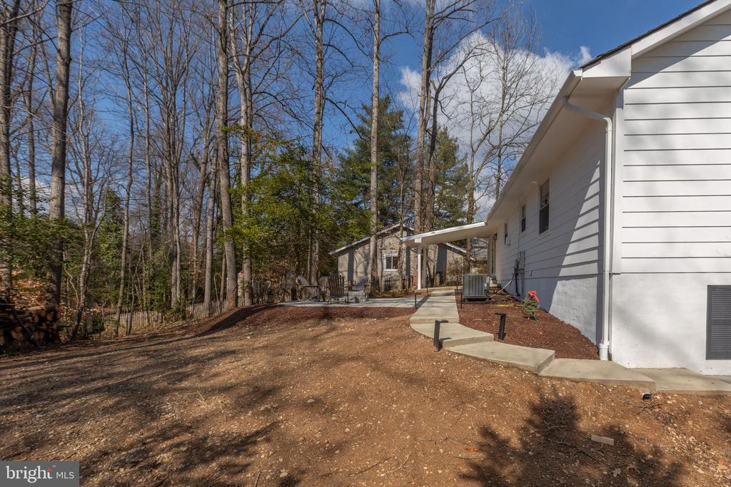 2221 HARPOON DRIVE