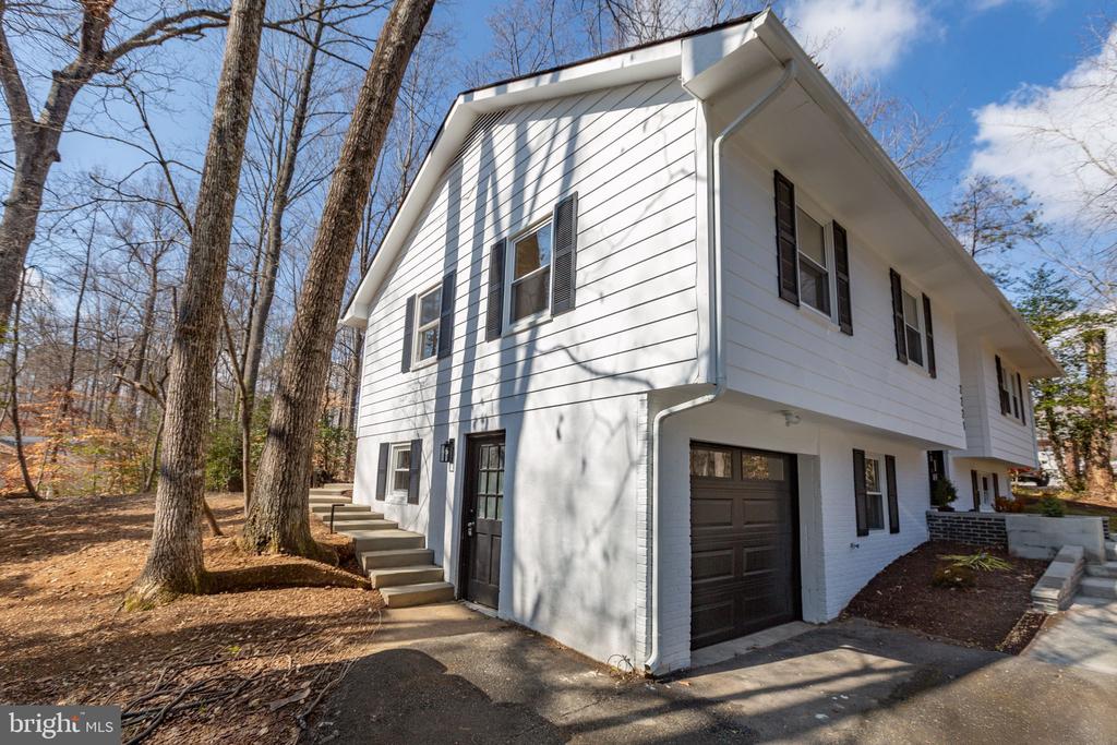 2221 HARPOON DRIVE