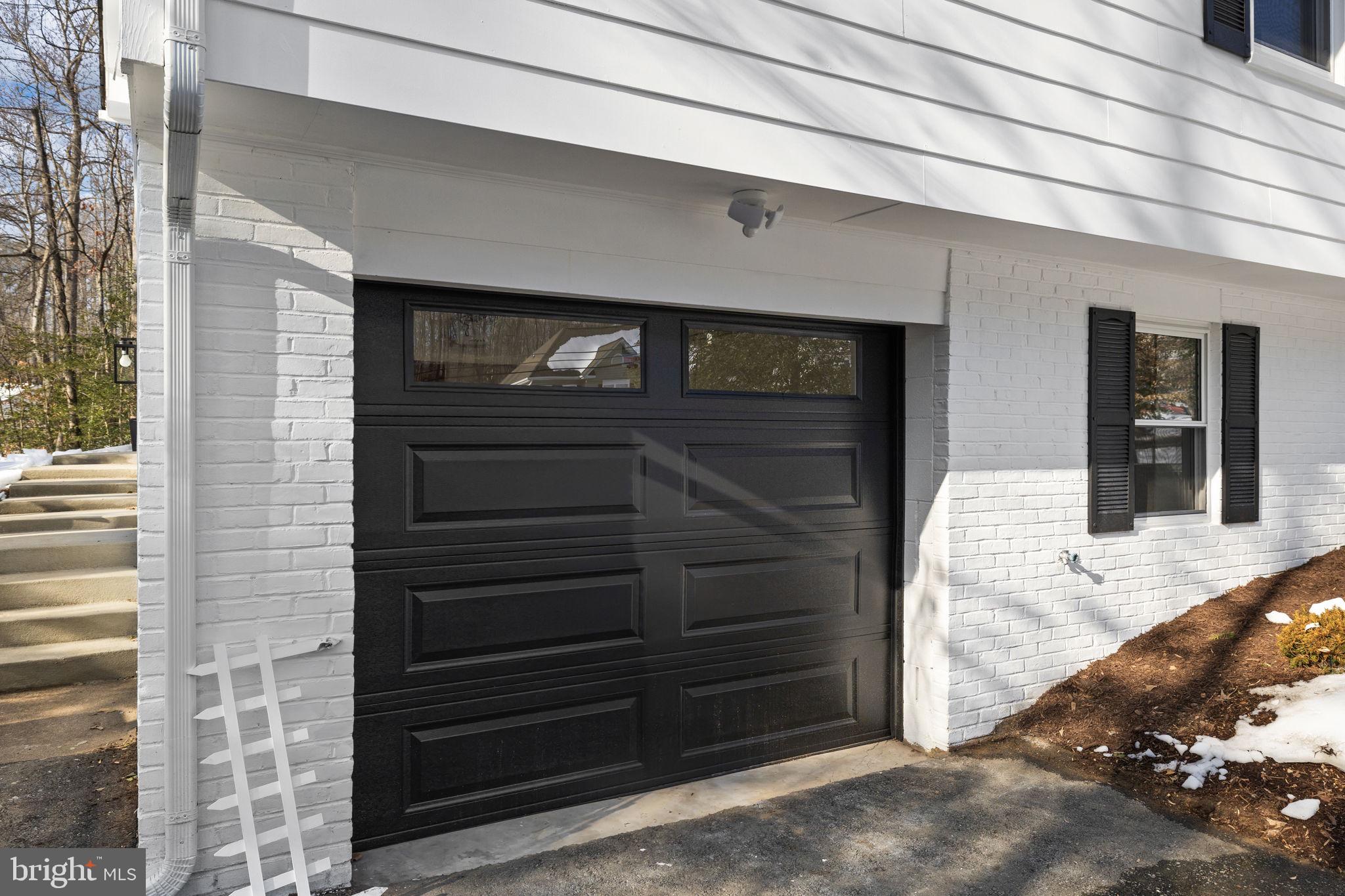 2221 HARPOON DRIVE