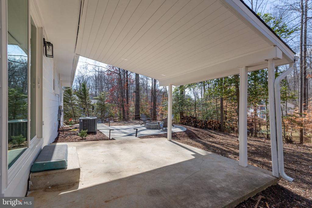 2221 HARPOON DRIVE