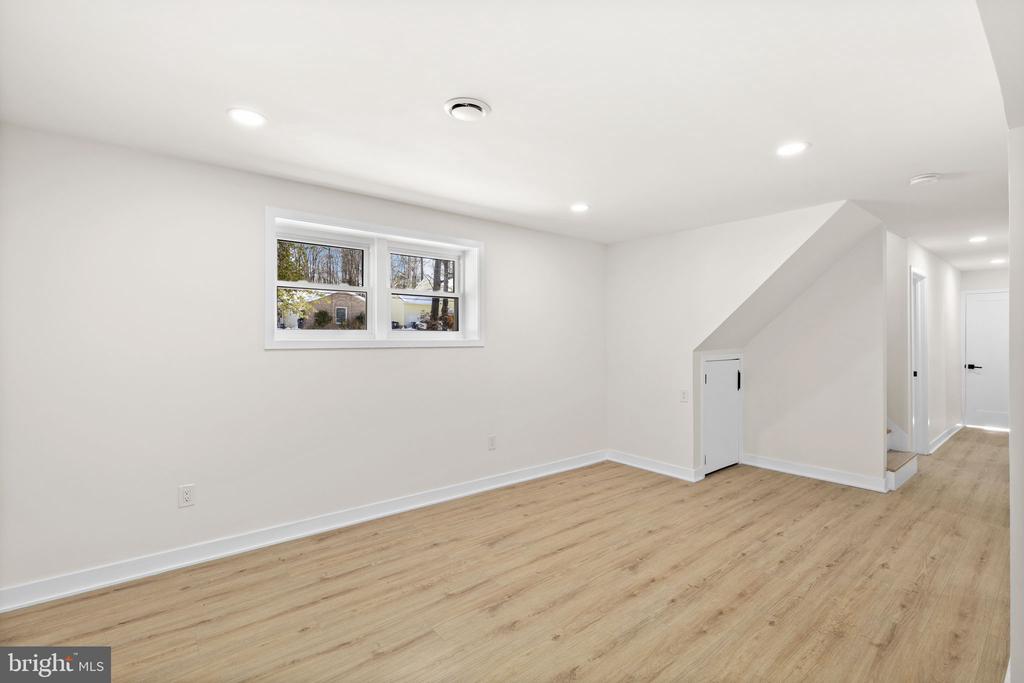 2221 HARPOON DRIVE